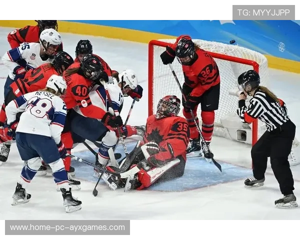 冰球门前贴身肉搏:激情与坚持的极限挑战 冰球门前贴身肉搏:激情与坚持的极限挑战